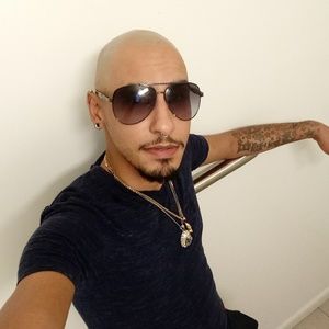 Meet your Posher, Johnathan